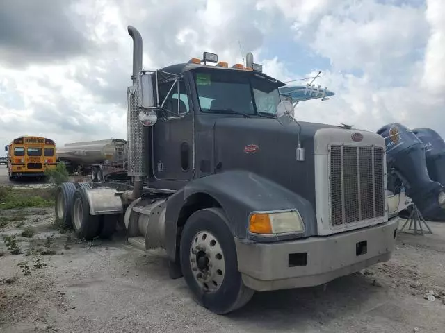 2004 Peterbilt 385