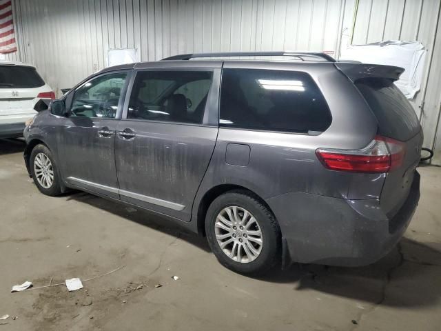 2017 Toyota Sienna XLE