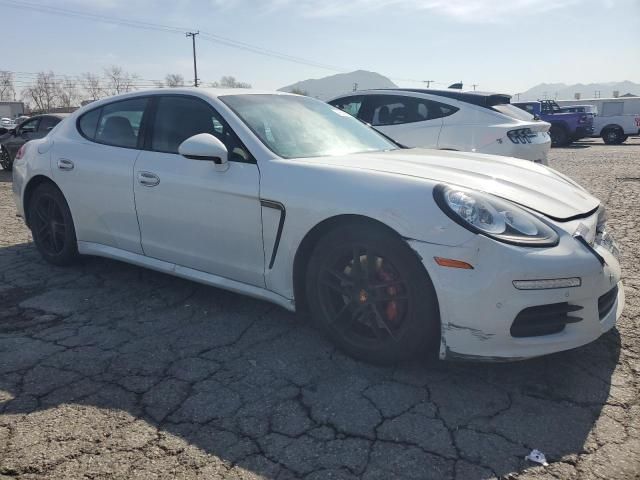 2016 Porsche Panamera 2