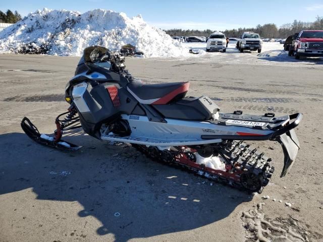 2024 Skidoo 2024 Skidoo Renegade