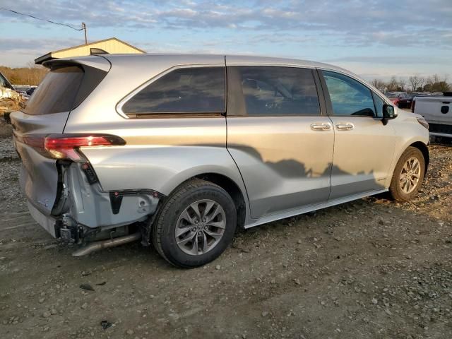 2021 Toyota Sienna LE