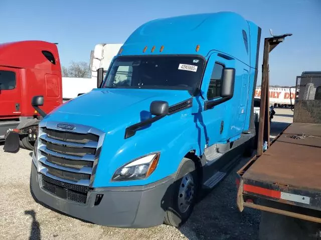 2022 Freightliner Cascadia 126