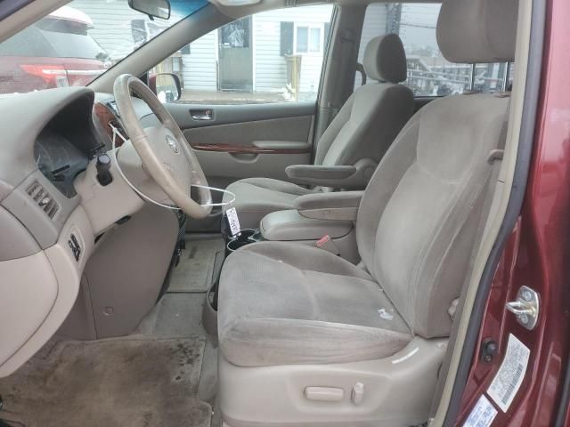 2004 Toyota Sienna XLE