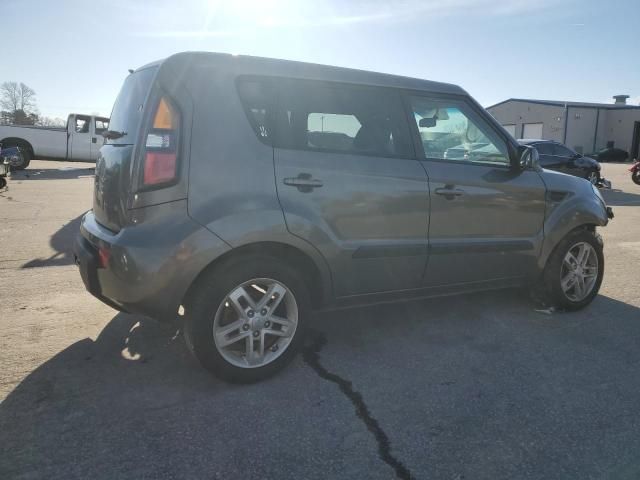 2011 KIA Soul +