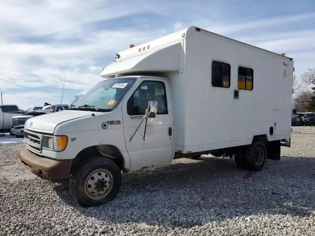 2000 Ford Econoline E450 Super Duty Cutaway Van