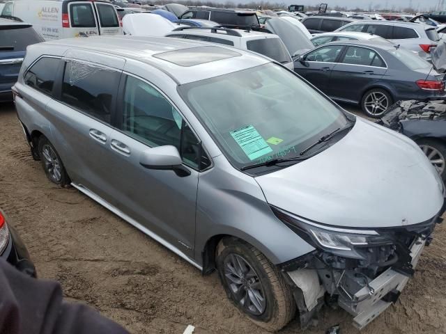 2021 Toyota Sienna XLE