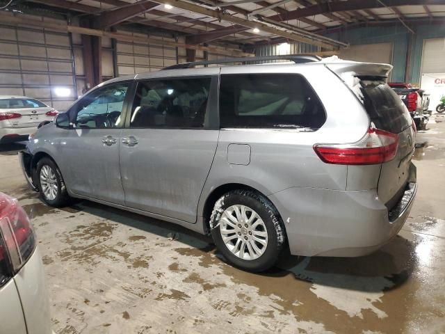 2017 Toyota Sienna XLE