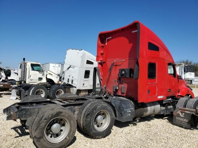 2017 Kenworth Construction T680