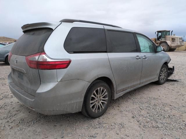 2020 Toyota Sienna XLE