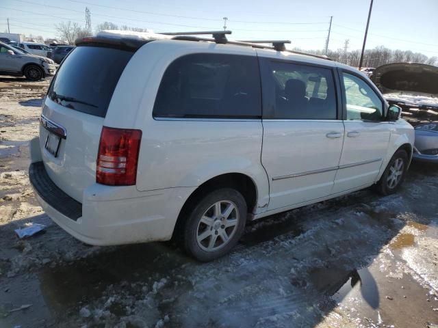 2010 Chrysler Town & Country Touring