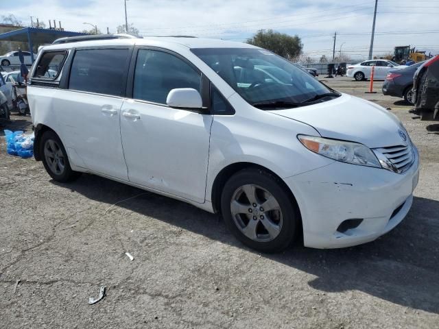 2016 Toyota Sienna LE