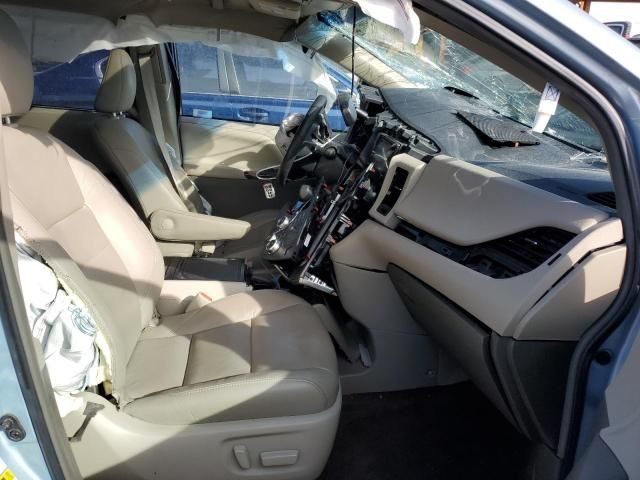 2017 Toyota Sienna XLE