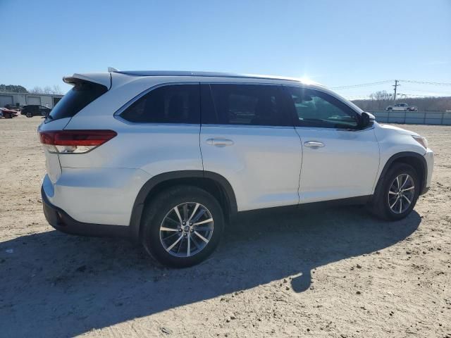 2019 Toyota Highlander SE