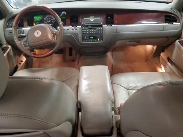 2004 Lincoln Town Car Ultimate