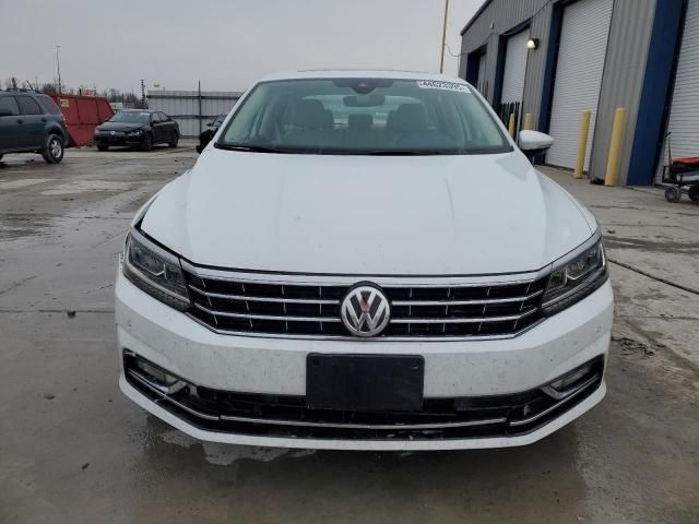 2016 Volkswagen Passat SEL