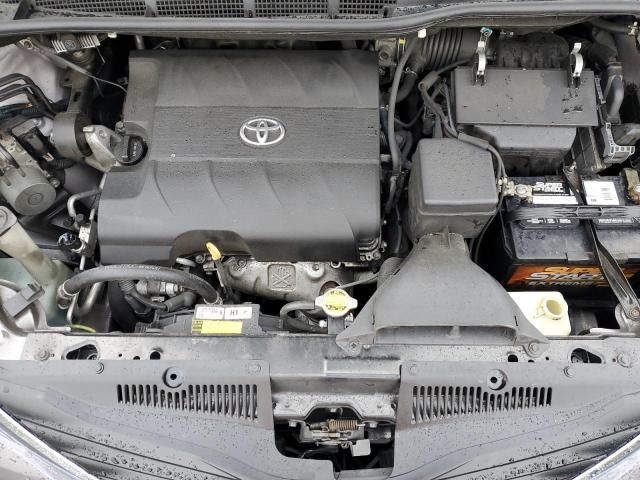 2013 Toyota Sienna LE