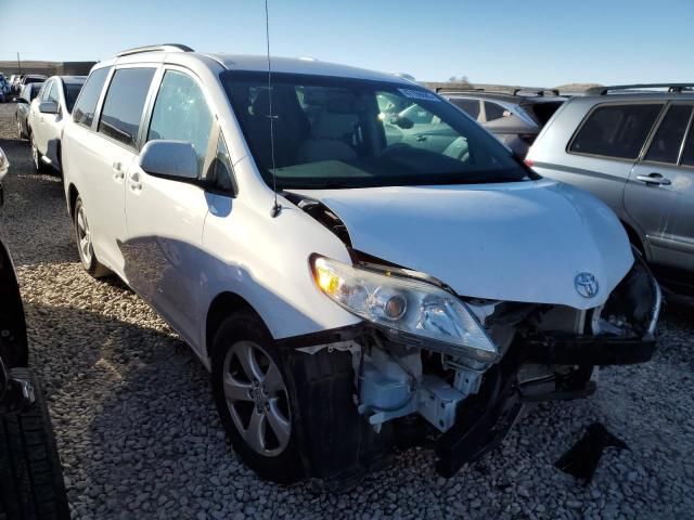 2013 Toyota Sienna LE