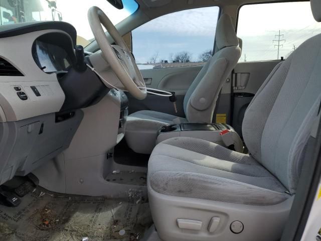 2013 Toyota Sienna LE