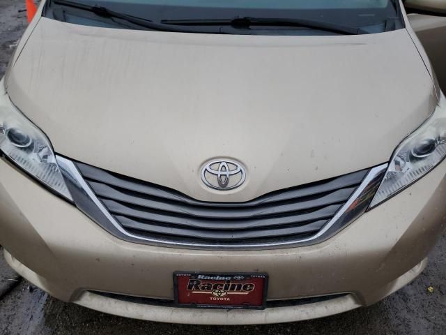 2013 Toyota Sienna XLE