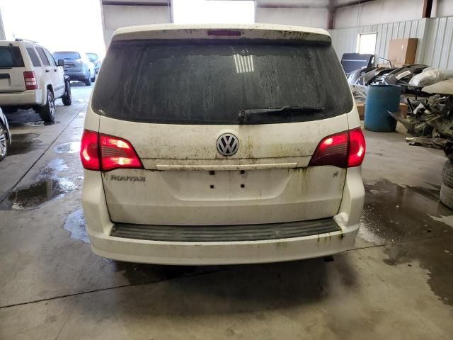 2010 Volkswagen Routan S