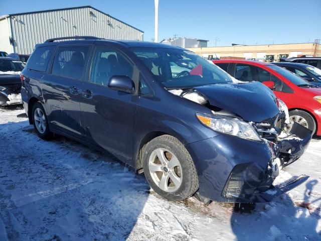 2020 Toyota Sienna LE