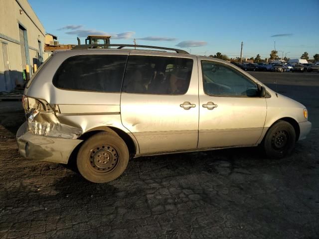 2001 Toyota Sienna LE