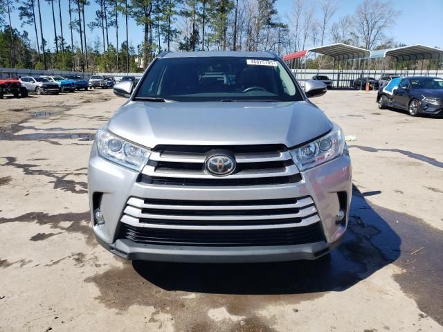 2017 Toyota Highlander SE