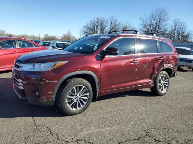 2017 Toyota Highlander SE