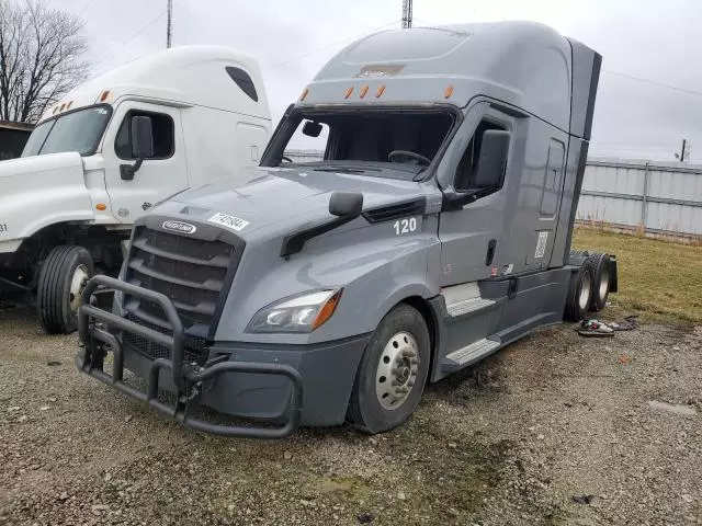 2022 Freightliner Cascadia 126