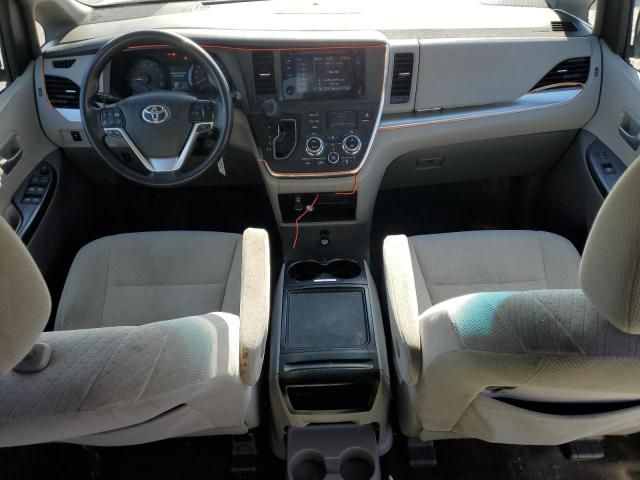 2016 Toyota Sienna LE