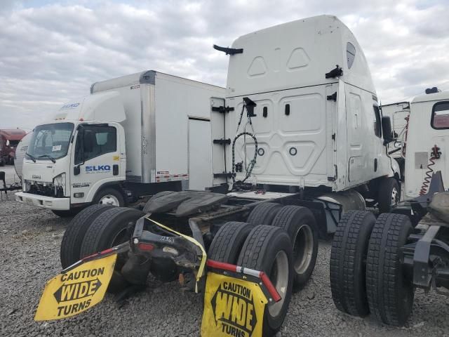 2022 Freightliner Cascadia 126