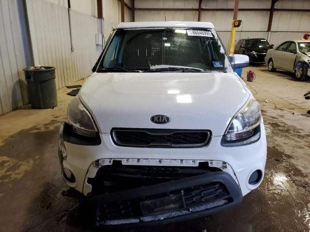 2013 KIA Soul +