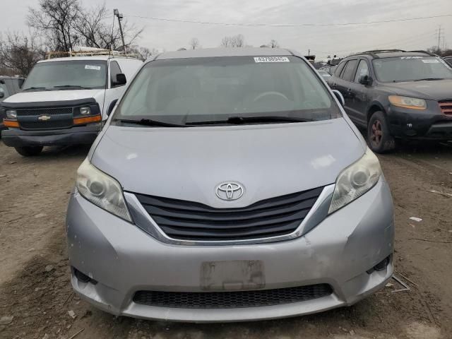 2013 Toyota Sienna LE