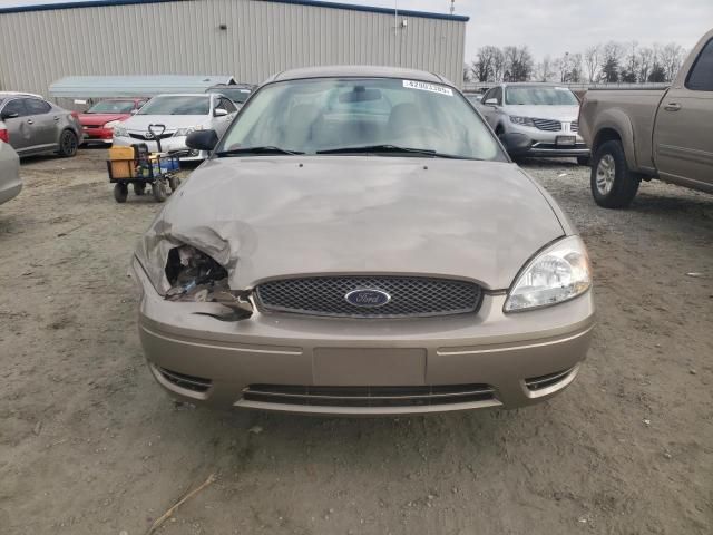 2004 Ford Taurus SE