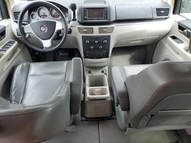 2010 Volkswagen Routan SE