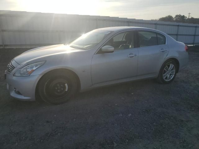 2015 Infiniti Q40