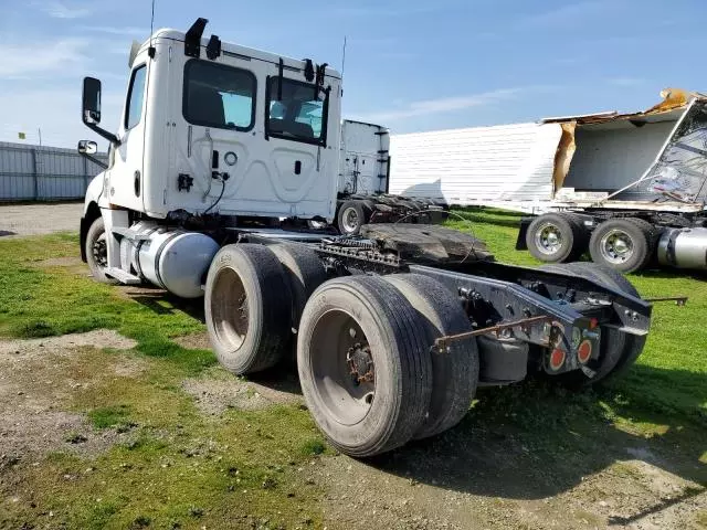 2018 Freightliner Cascadia 126