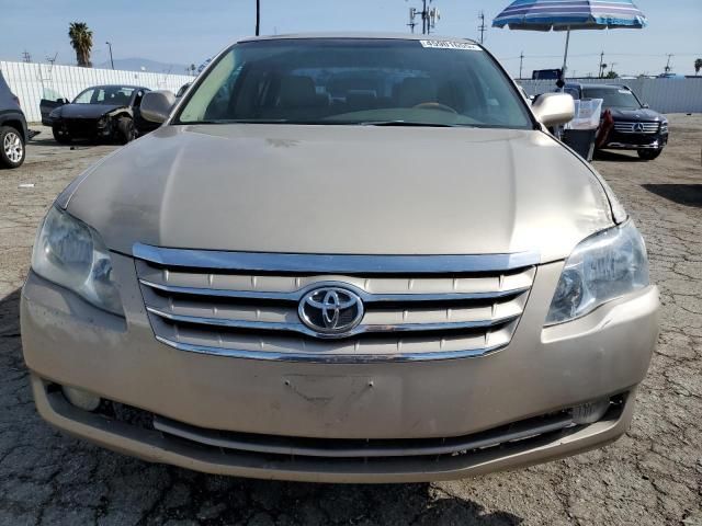 2005 Toyota Avalon XL