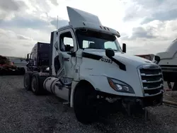 Salvage trucks for sale at Houston, TX auction: 2018 Freightliner Cascadia 126