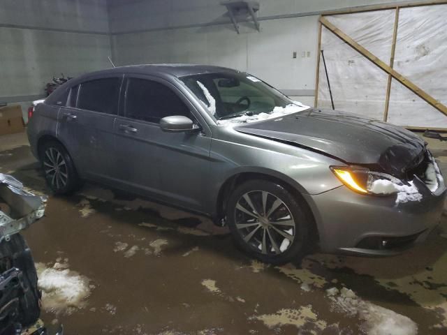 2013 Chrysler 200 Touring