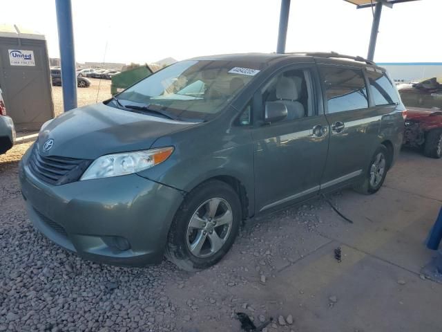 2013 Toyota Sienna LE