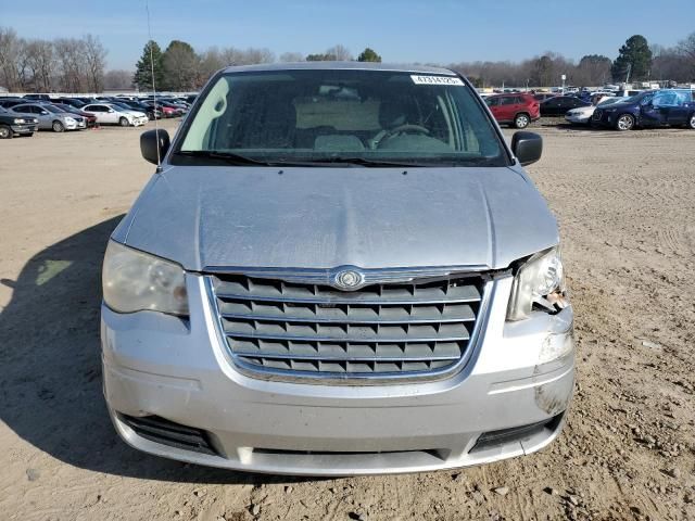 2010 Chrysler Town & Country LX