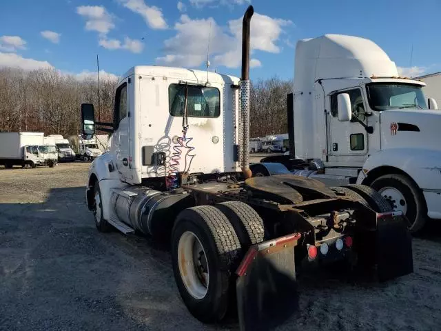 2014 Kenworth Construction T680