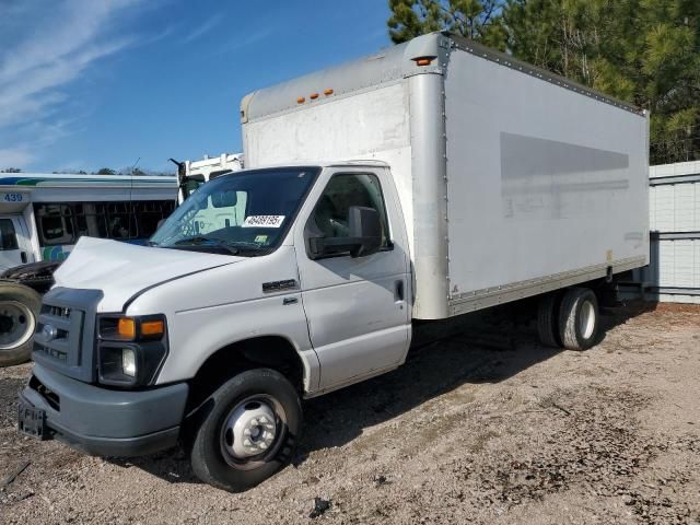 2016 Ford Econoline E350 Super Duty Cutaway Van