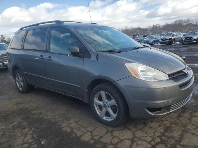 2004 Toyota Sienna LE