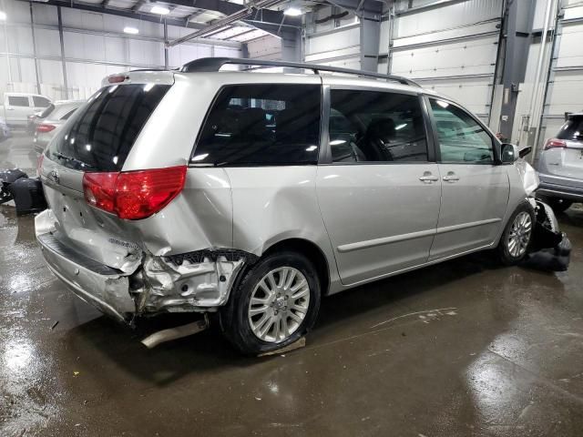 2010 Toyota Sienna XLE