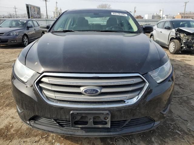 2014 Ford Taurus SE