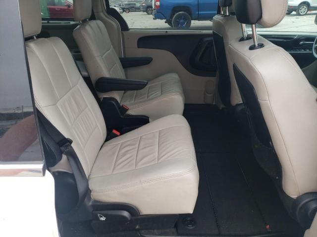 2013 Chrysler Town & Country Touring