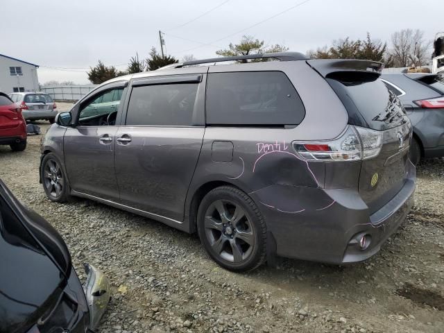 2015 Toyota Sienna Sport