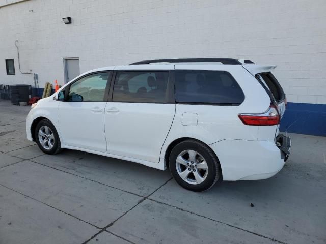 2019 Toyota Sienna LE